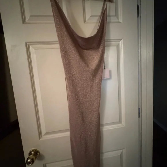 Superdown Backless Dress - Picture 5 of 8